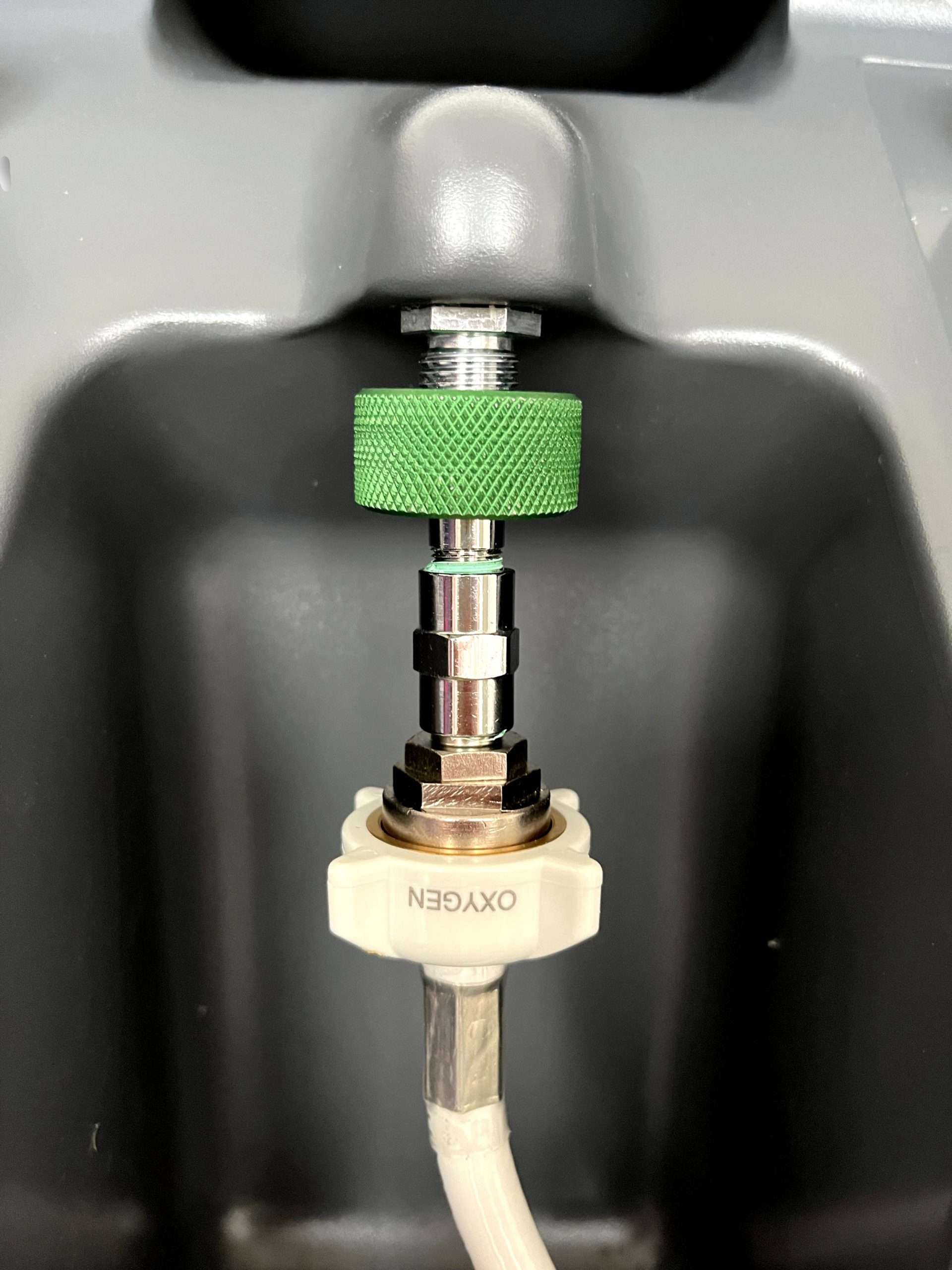 Oxygen Outlet Adapter - 1/8" FNPT to SIS Male Oxygen - Straight
